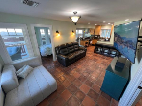 Catalina Three Bedroom Home With Hot Tub And Golf Cart